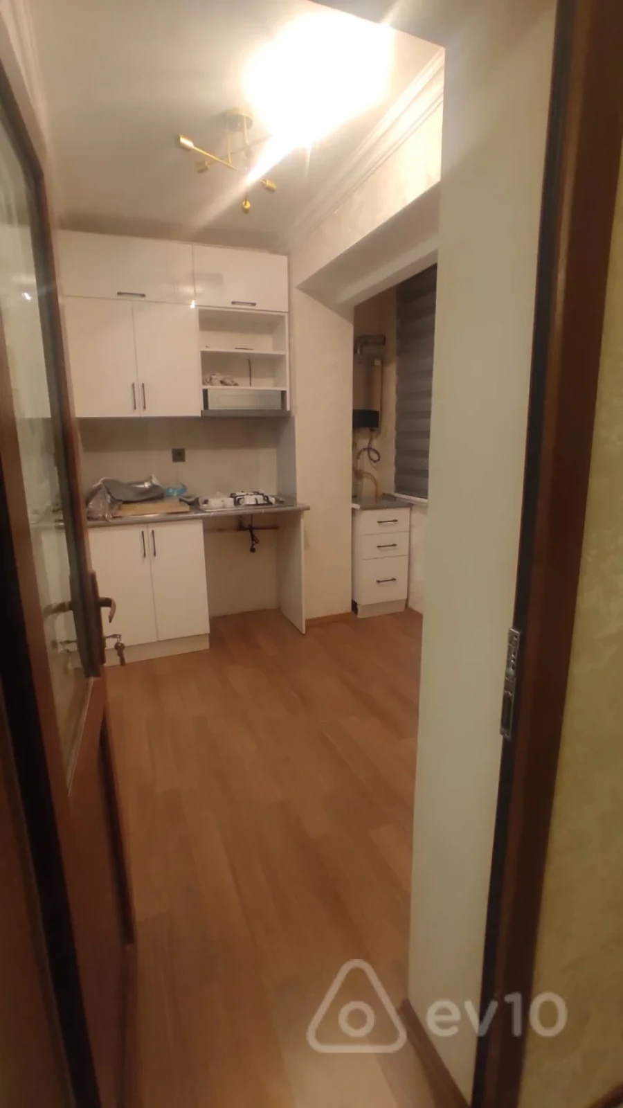 Satılır 3 otaqlı köhnə tikili 60 m²