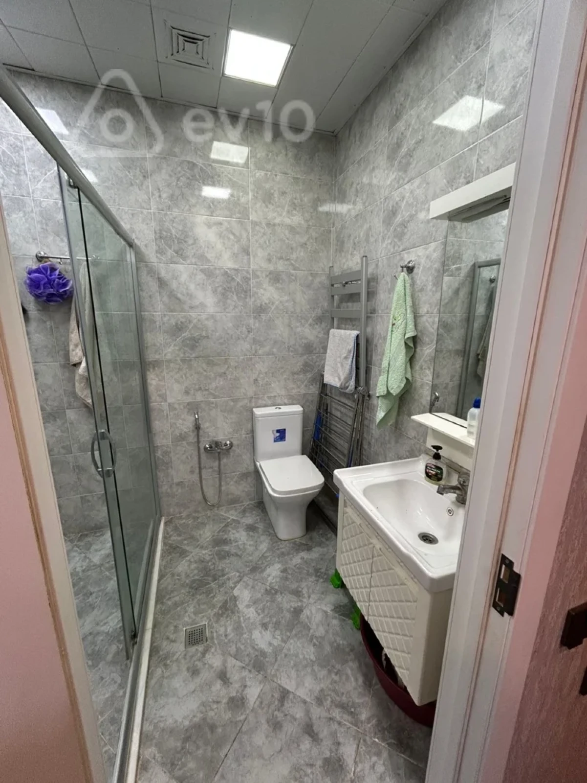 Satılır 2 otaqlı yeni tikili 64 m²