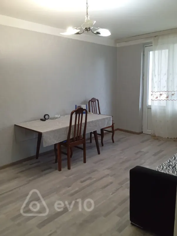 Satılır 2 otaqlı köhnə tikili 40 m²