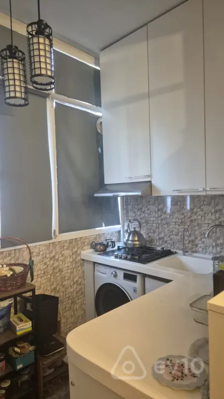 Satılır 3 otaqlı köhnə tikili 90 m²