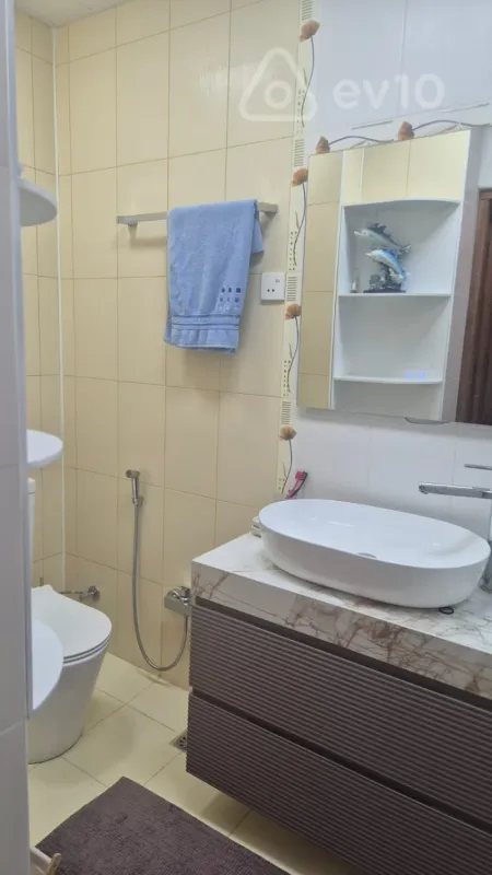 Satılır 3 otaqlı köhnə tikili 90 m²