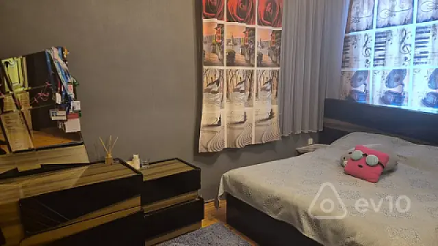 Satılır 3 otaqlı köhnə tikili 90 m²