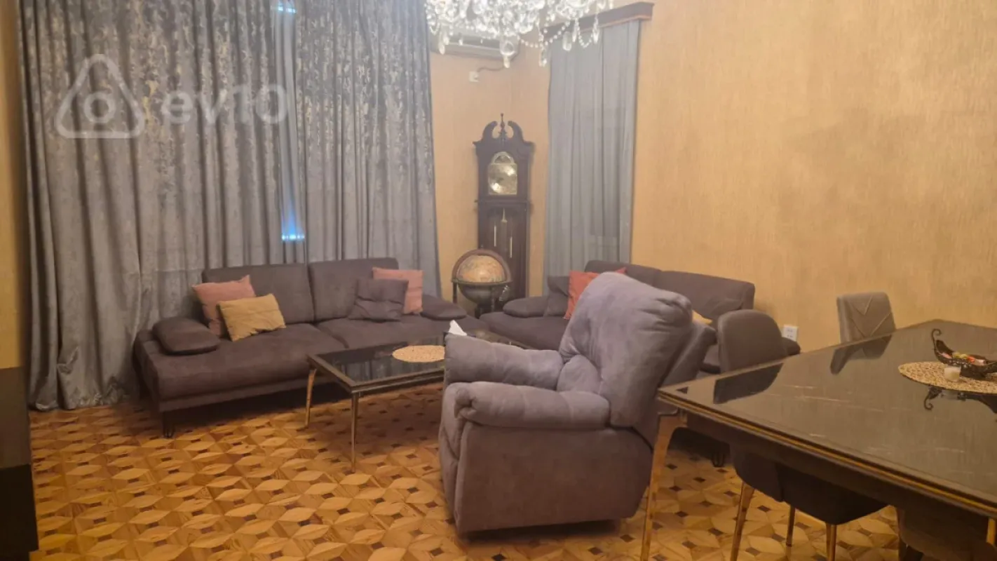 Satılır 3 otaqlı köhnə tikili 90 m²