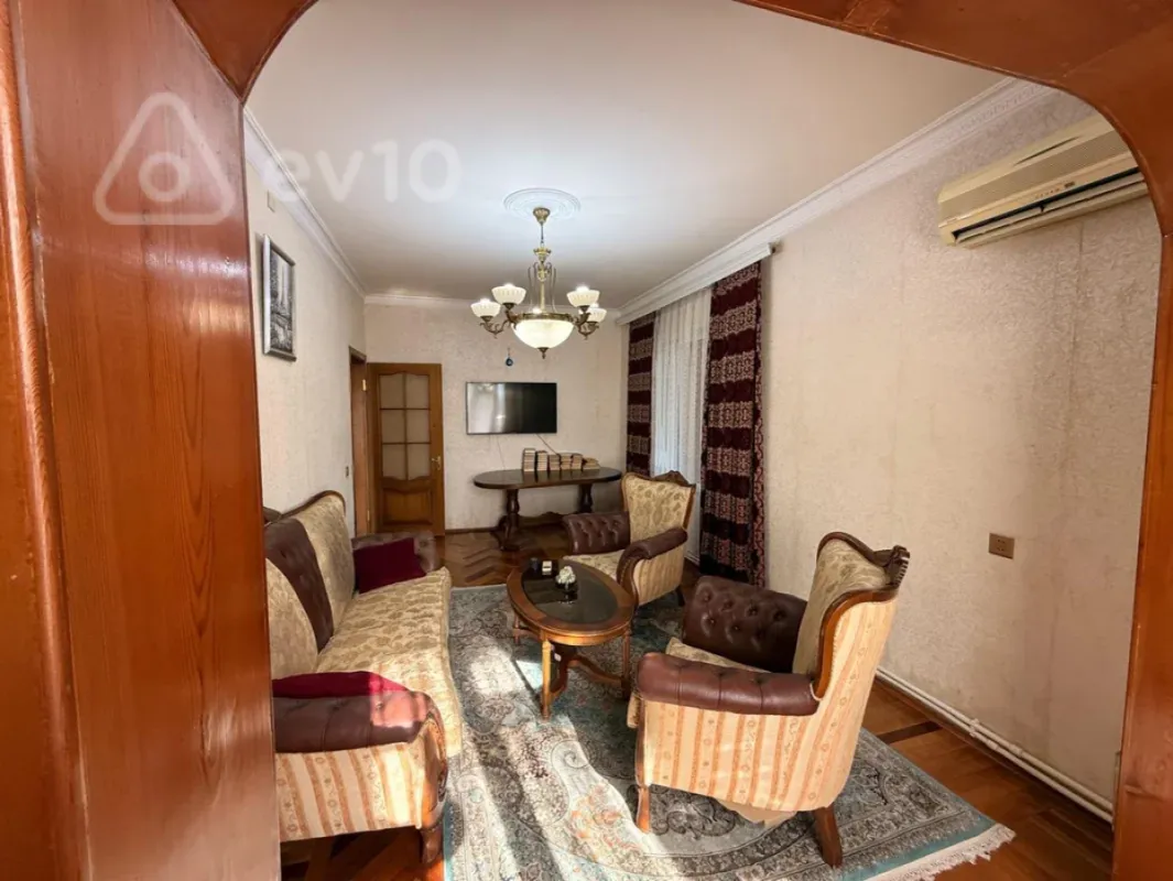Kirayə verilir 3 otaqlı köhnə tikili 90 m²
