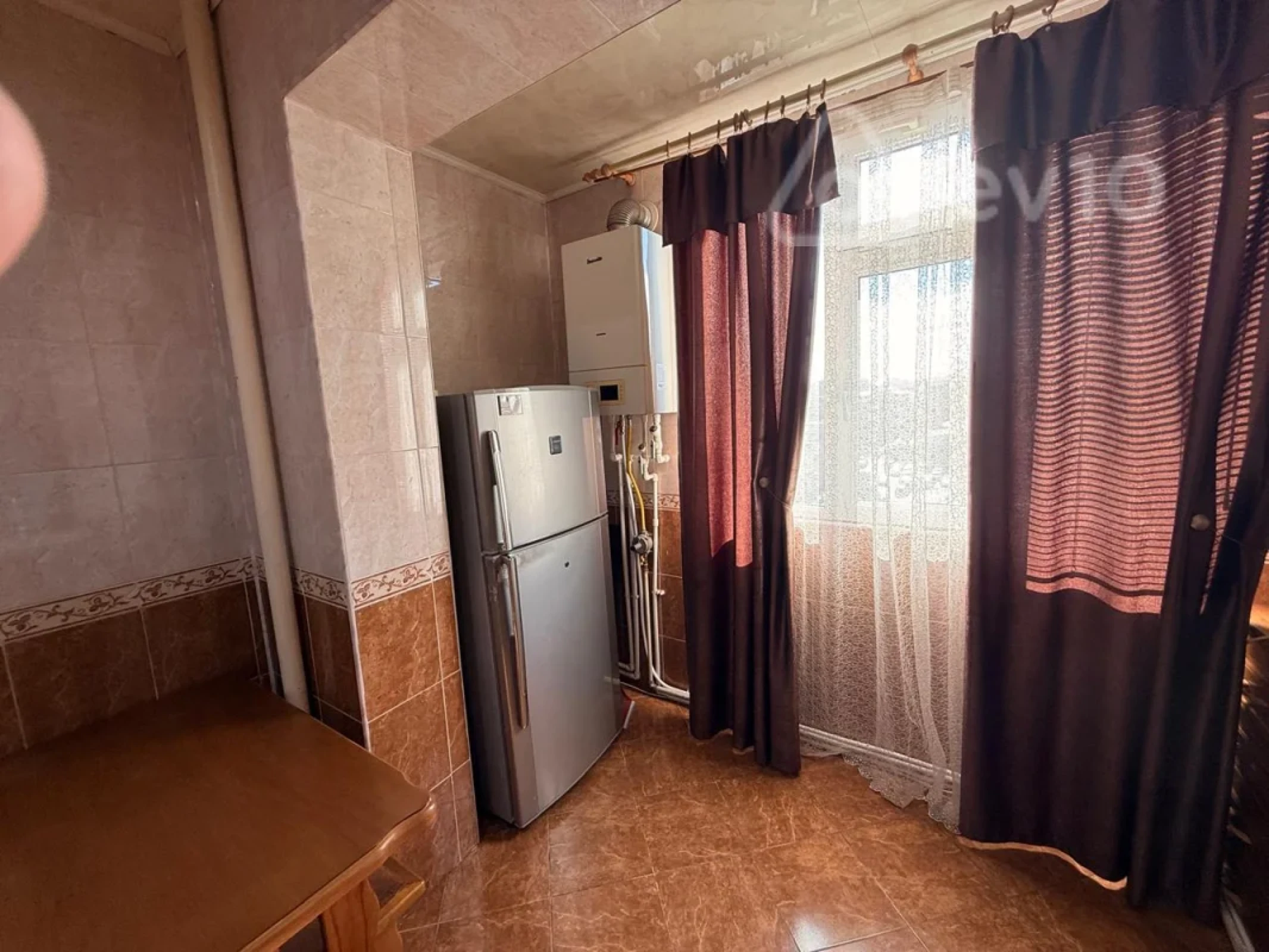 Kirayə verilir 3 otaqlı köhnə tikili 90 m²