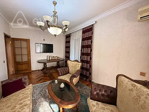 Kirayə verilir 3 otaqlı köhnə tikili 90 m²