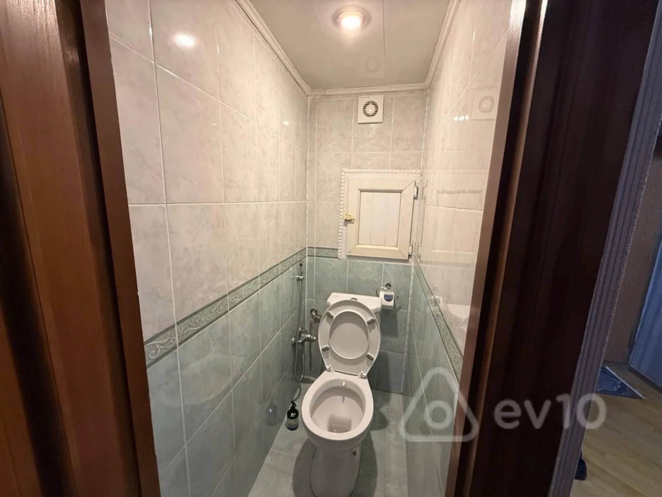 Kirayə verilir 3 otaqlı köhnə tikili 90 m²