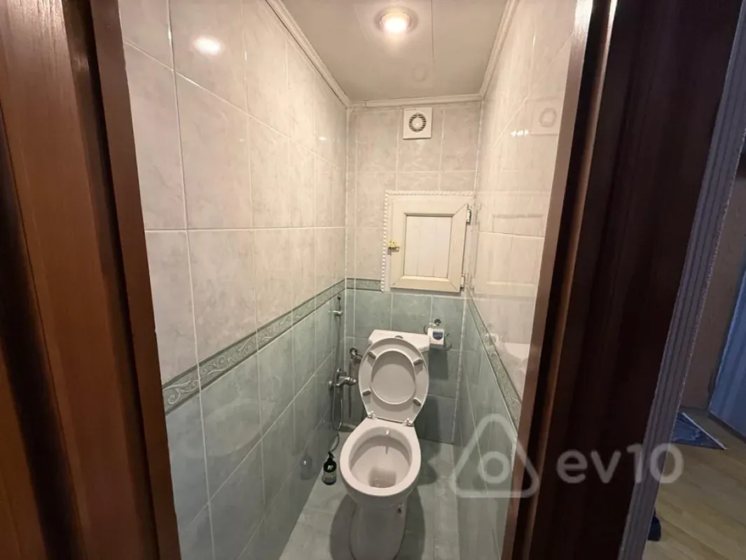 Kirayə verilir 3 otaqlı köhnə tikili 90 m²