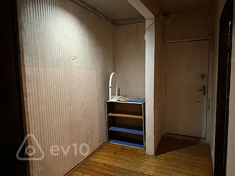 Kirayə verilir 3 otaqlı köhnə tikili 80 m²