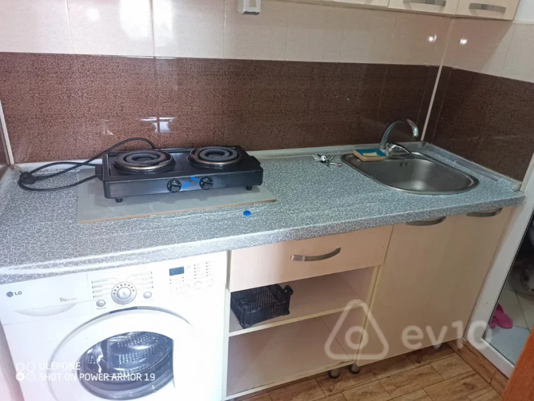 Kirayə verilir 2 otaqlı köhnə tikili 25 m²