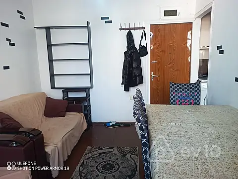 Kirayə verilir 2 otaqlı köhnə tikili 25 m²