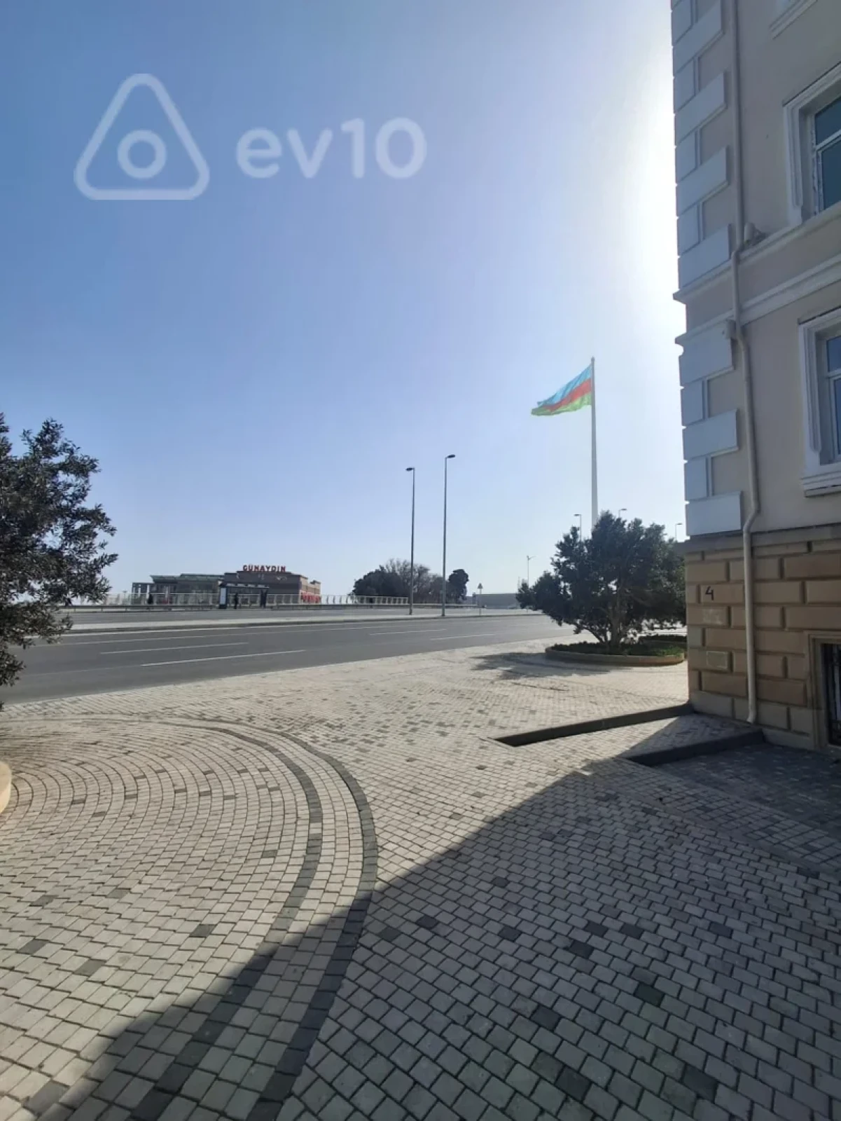 Kirayə verilir 2 otaqlı köhnə tikili 85 m²