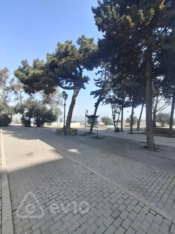 Kirayə verilir 2 otaqlı köhnə tikili 85 m²