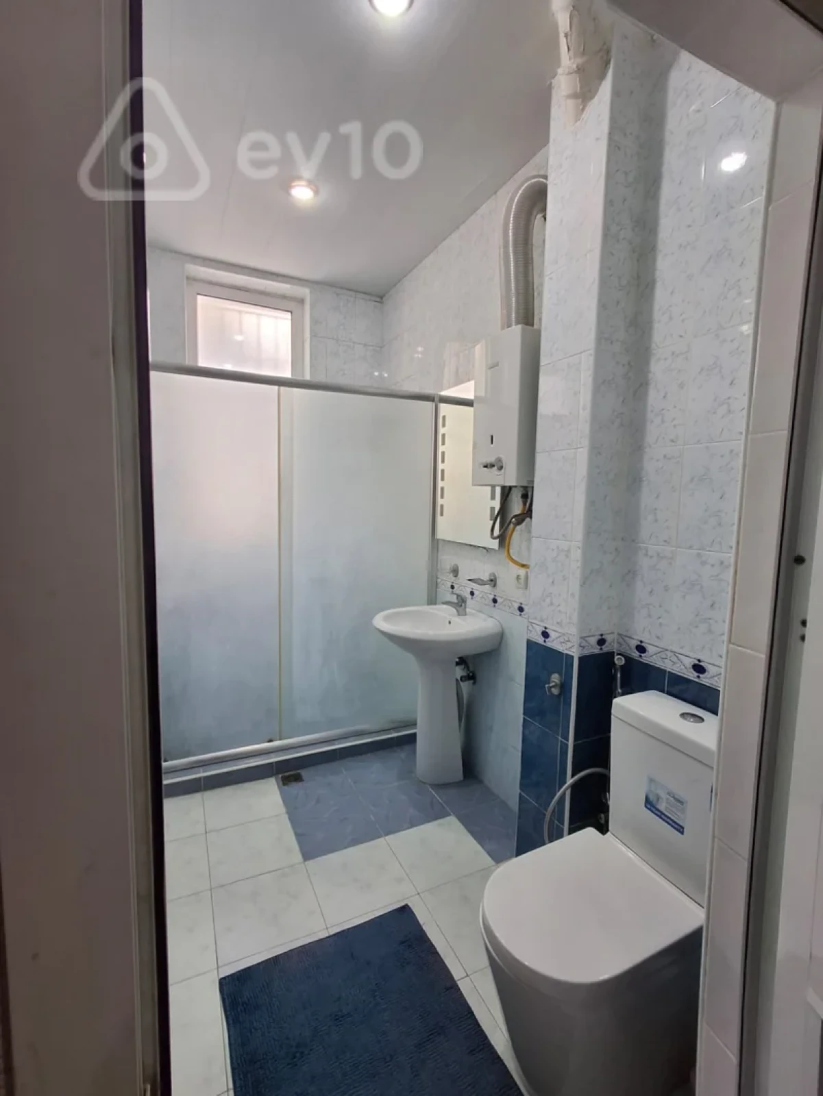 Kirayə verilir 2 otaqlı köhnə tikili 85 m²