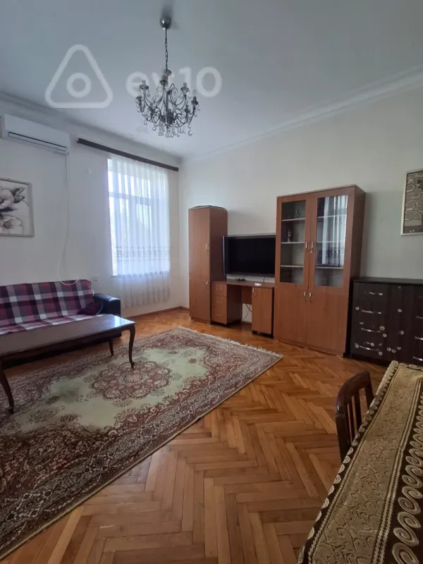Kirayə verilir 2 otaqlı köhnə tikili 85 m²