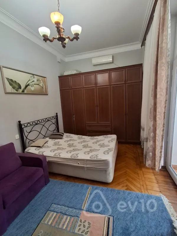 Kirayə verilir 2 otaqlı köhnə tikili 85 m²