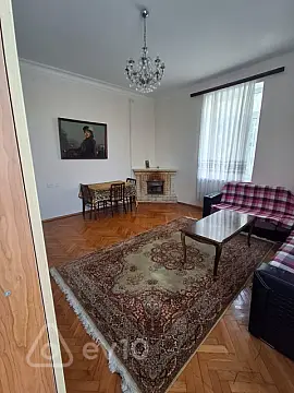 Kirayə verilir 2 otaqlı köhnə tikili 85 m²