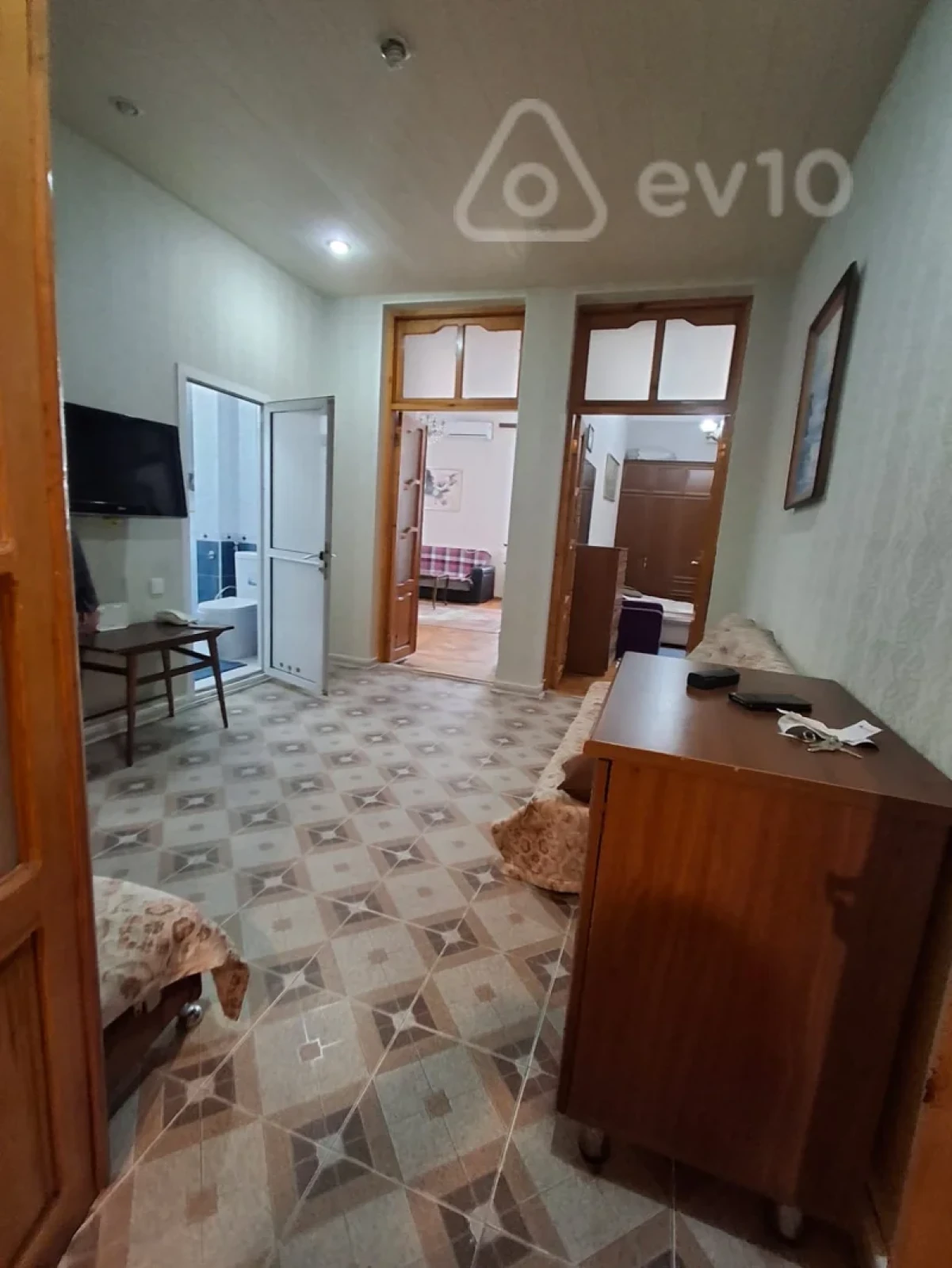 Kirayə verilir 2 otaqlı köhnə tikili 85 m²