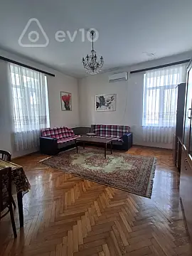 Kirayə verilir 2 otaqlı köhnə tikili 85 m²