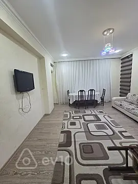 Kirayə verilir 2 otaqlı yeni tikili 80 m²