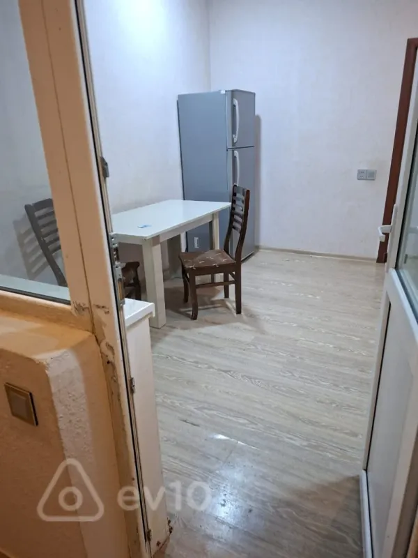 Kirayə verilir 2 otaqlı yeni tikili 80 m²