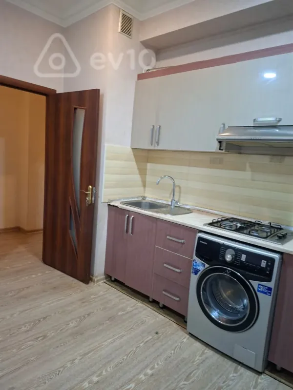 Kirayə verilir 2 otaqlı yeni tikili 80 m²