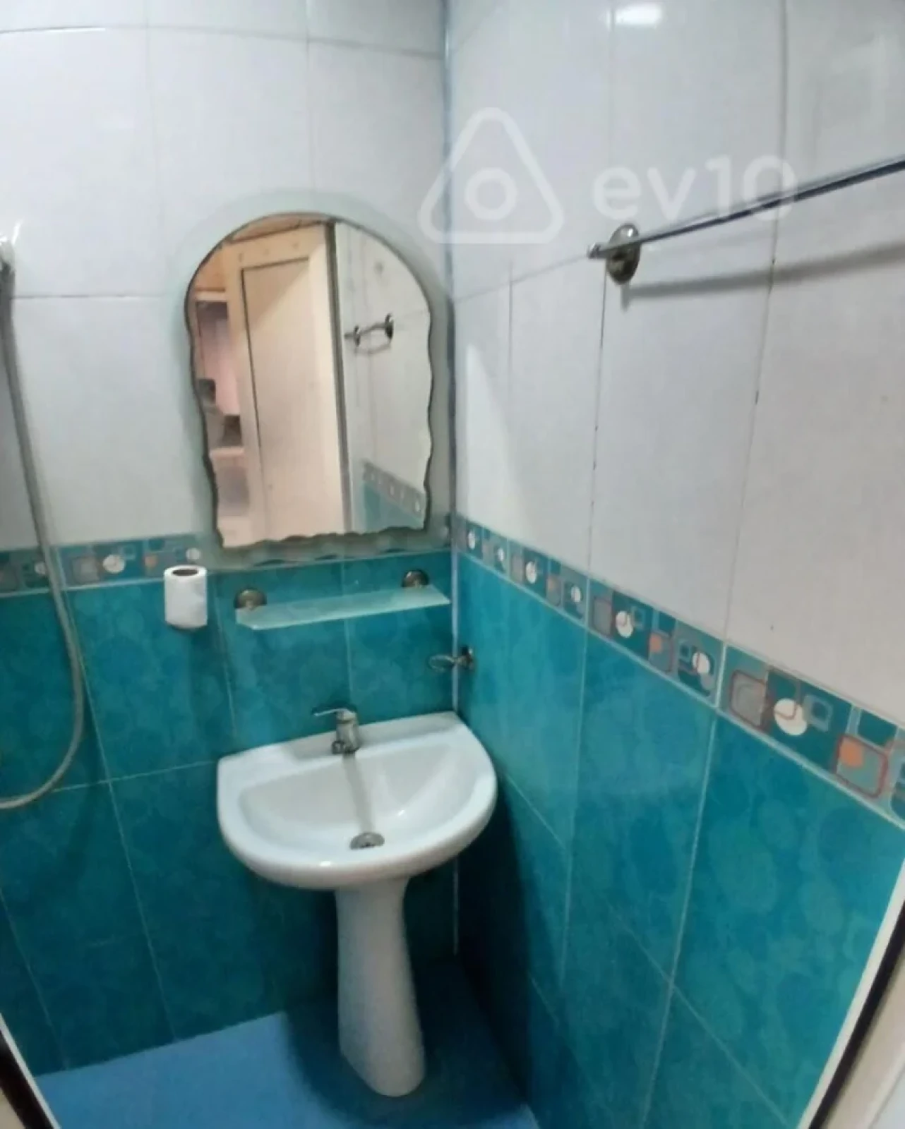 Kirayə verilir 1 otaqlı həyət evi 15 m²