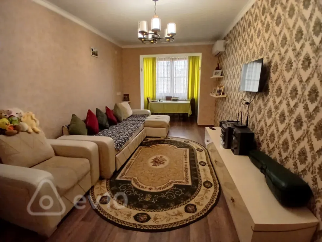 Kirayə verilir 2 otaqlı köhnə tikili 70 m²