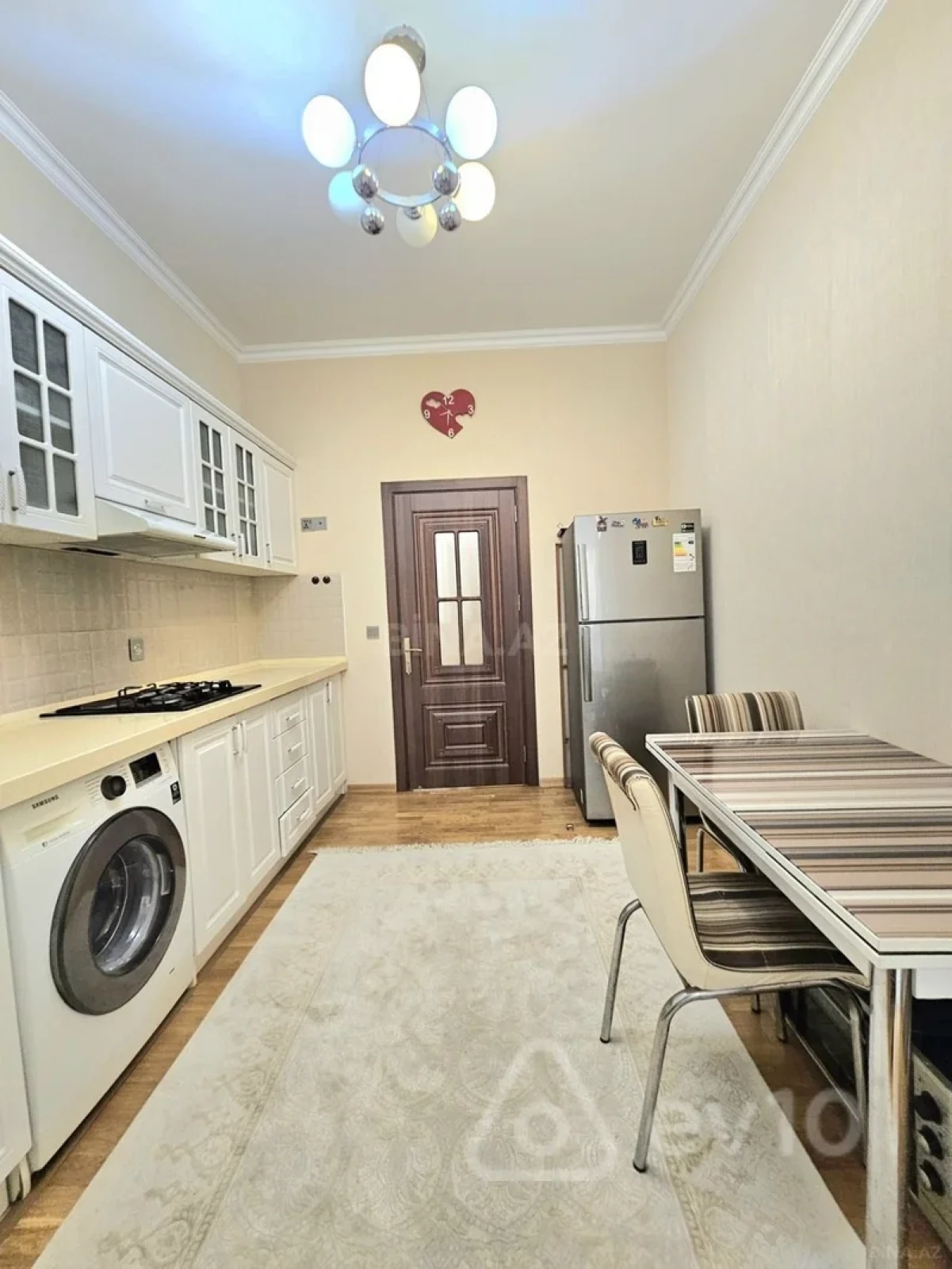 Kirayə verilir 2 otaqlı yeni tikili 64 m²