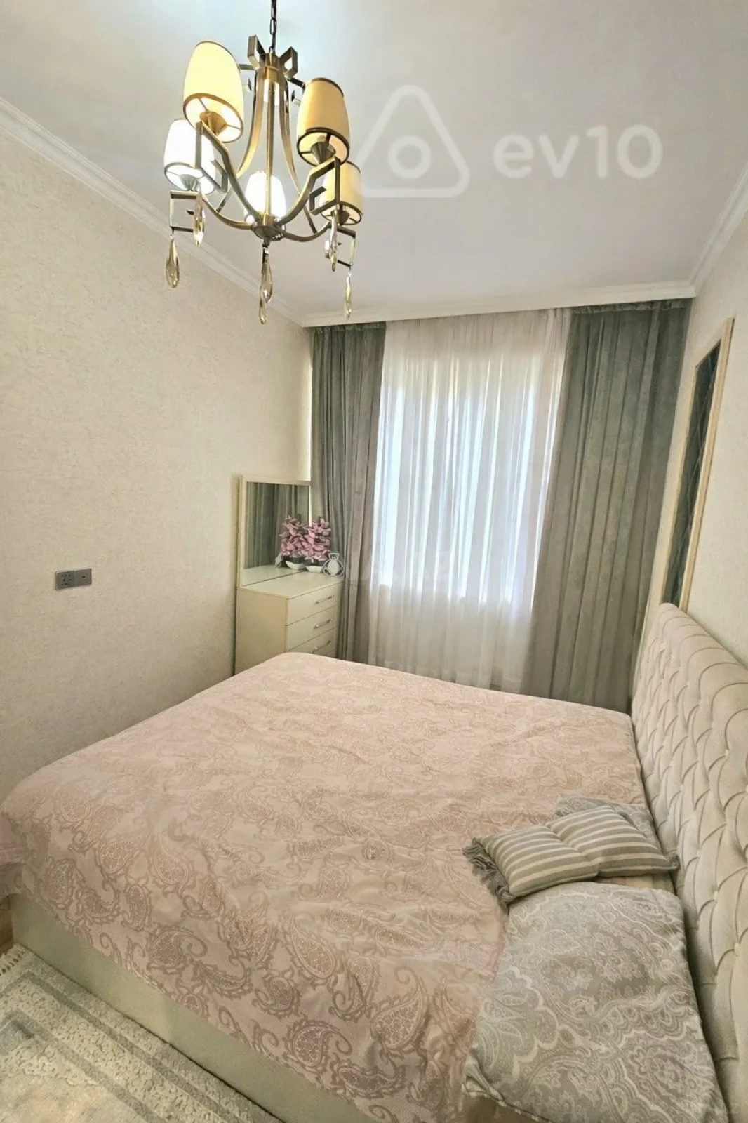 Kirayə verilir 2 otaqlı yeni tikili 64 m²