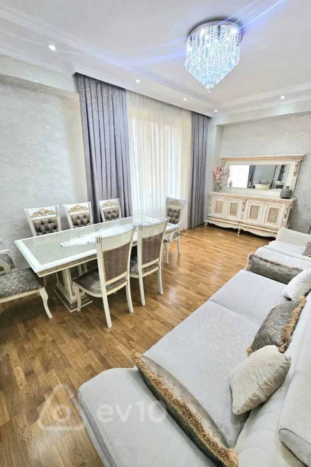 Kirayə verilir 2 otaqlı yeni tikili 64 m²