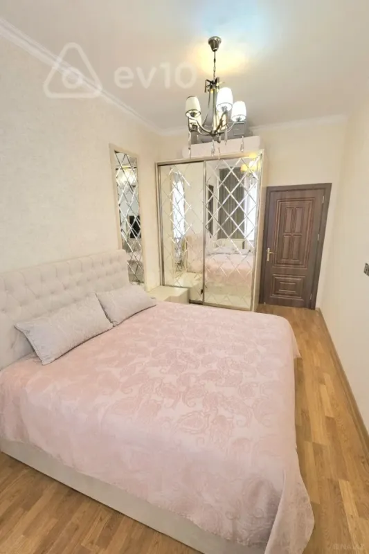 Kirayə verilir 2 otaqlı yeni tikili 64 m²