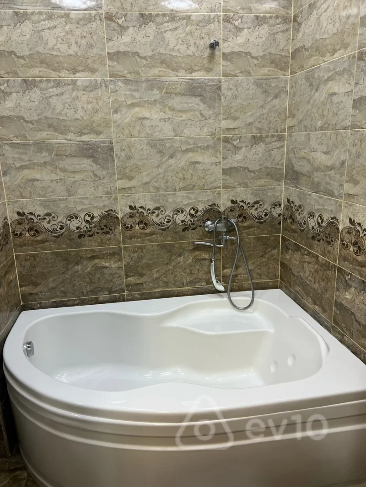 Kirayə verilir 2 otaqlı yeni tikili 89 m²