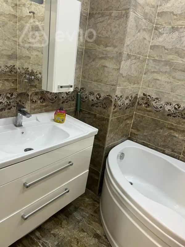 Kirayə verilir 2 otaqlı yeni tikili 89 m²