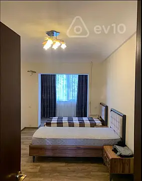 Kirayə verilir 2 otaqlı köhnə tikili 60 m²
