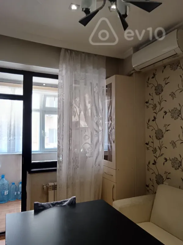 Kirayə verilir 2 otaqlı yeni tikili 50 m²