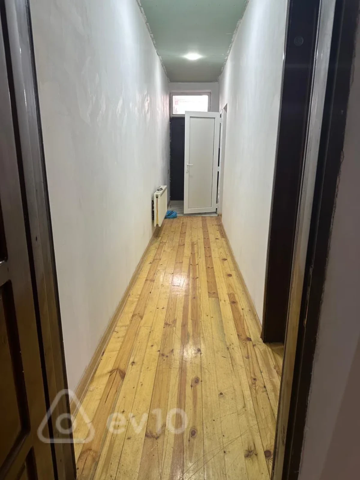 Kirayə verilir 2 otaqlı köhnə tikili 70 m²
