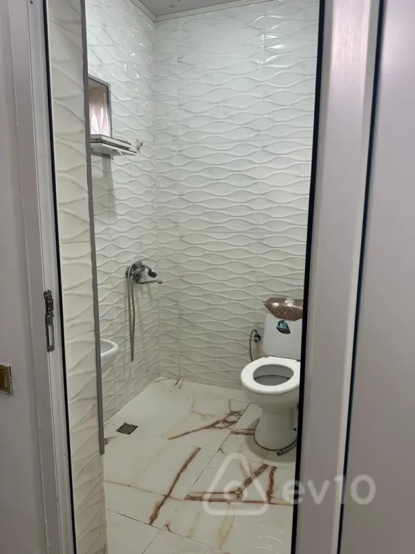 Kirayə verilir 2 otaqlı köhnə tikili 70 m²