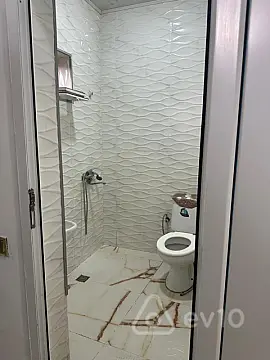 Kirayə verilir 2 otaqlı köhnə tikili 70 m²