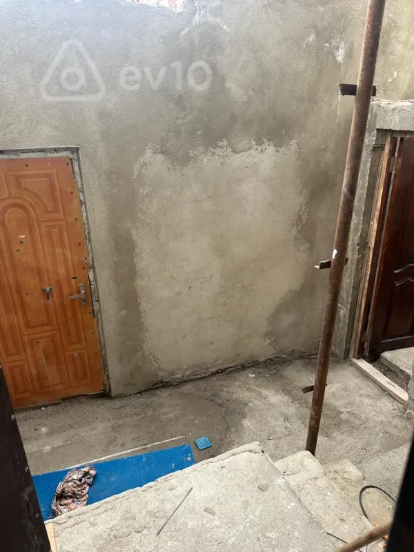 Kirayə verilir 2 otaqlı köhnə tikili 70 m²