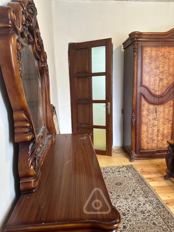 Kirayə verilir 2 otaqlı köhnə tikili 70 m²