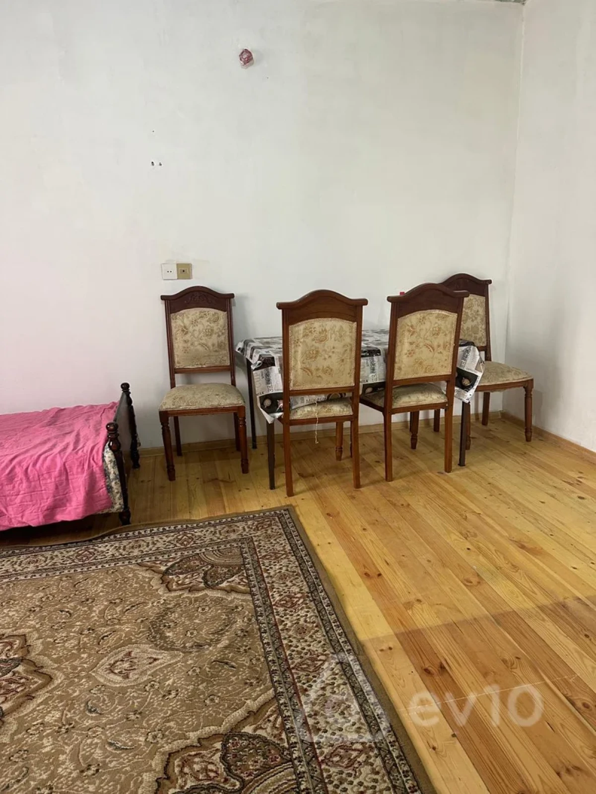 Kirayə verilir 2 otaqlı köhnə tikili 70 m²