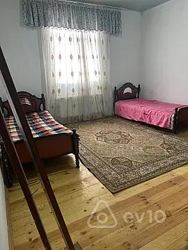 Kirayə verilir 2 otaqlı köhnə tikili 70 m²