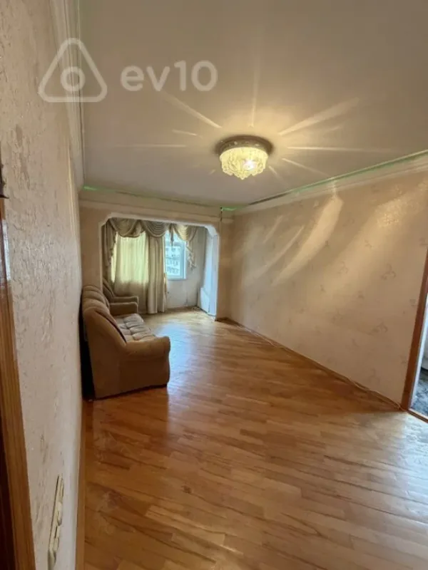 Kirayə verilir 3 otaqlı köhnə tikili 70 m²