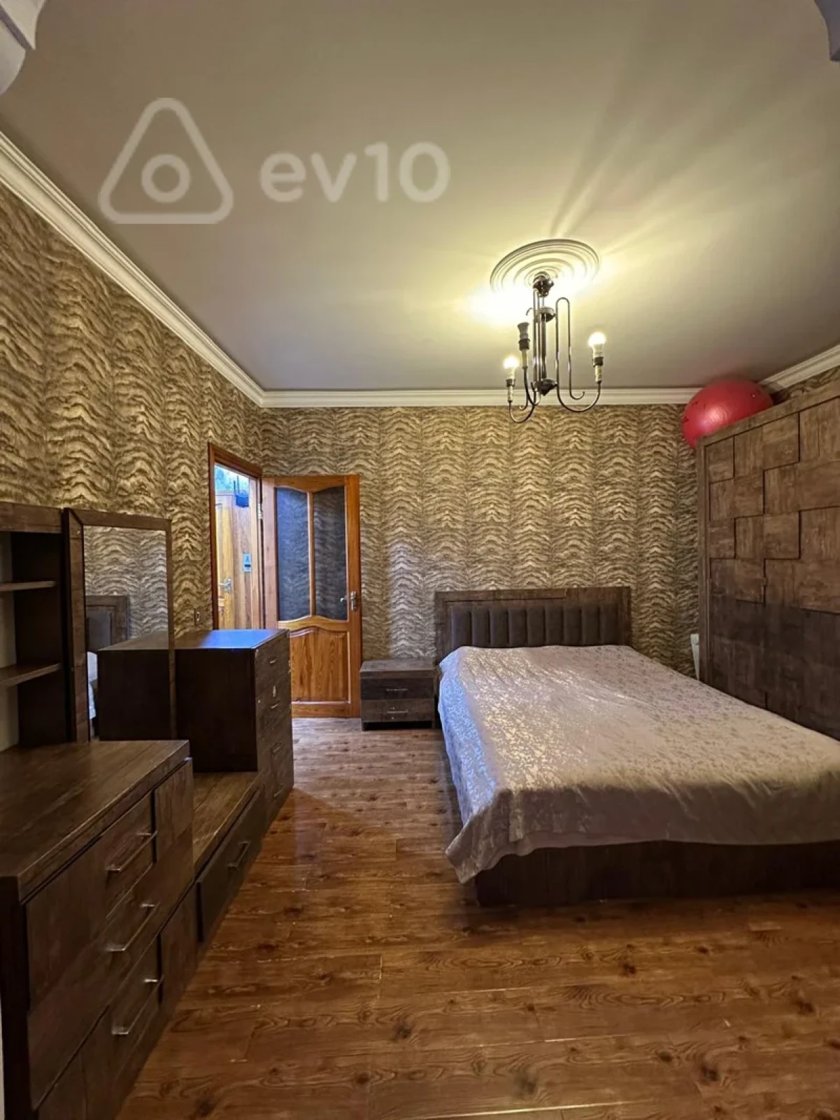 Satılır 3 otaqlı köhnə tikili 60 m²