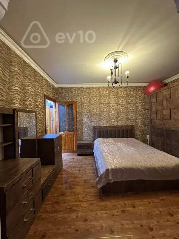 Satılır 3 otaqlı köhnə tikili 60 m²