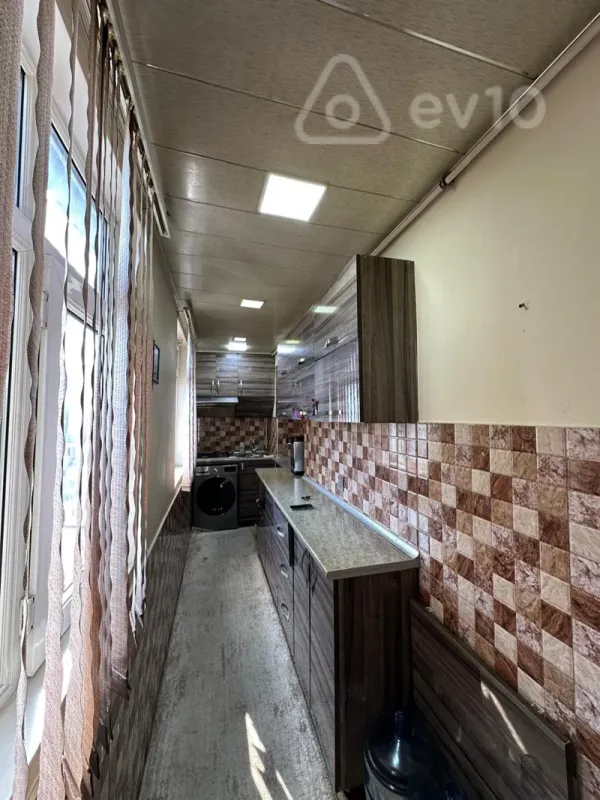 Satılır 3 otaqlı köhnə tikili 60 m²