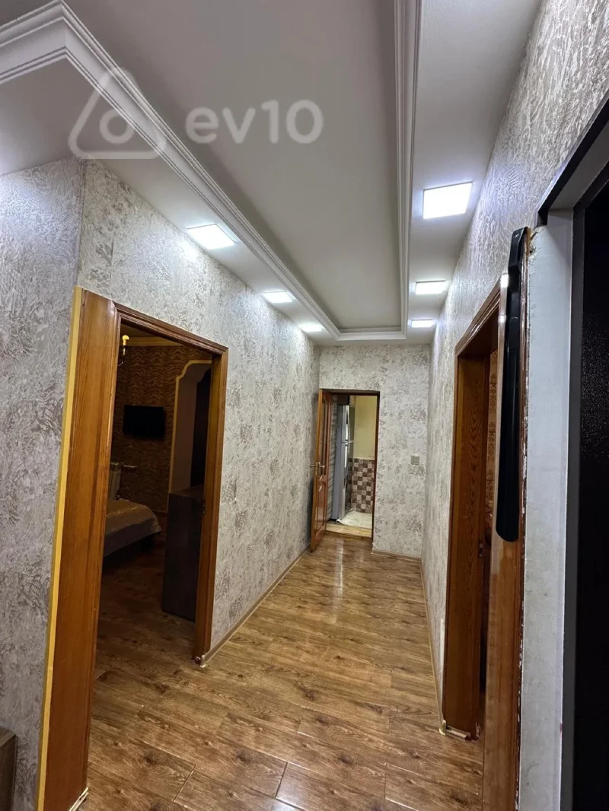 Satılır 3 otaqlı köhnə tikili 60 m²