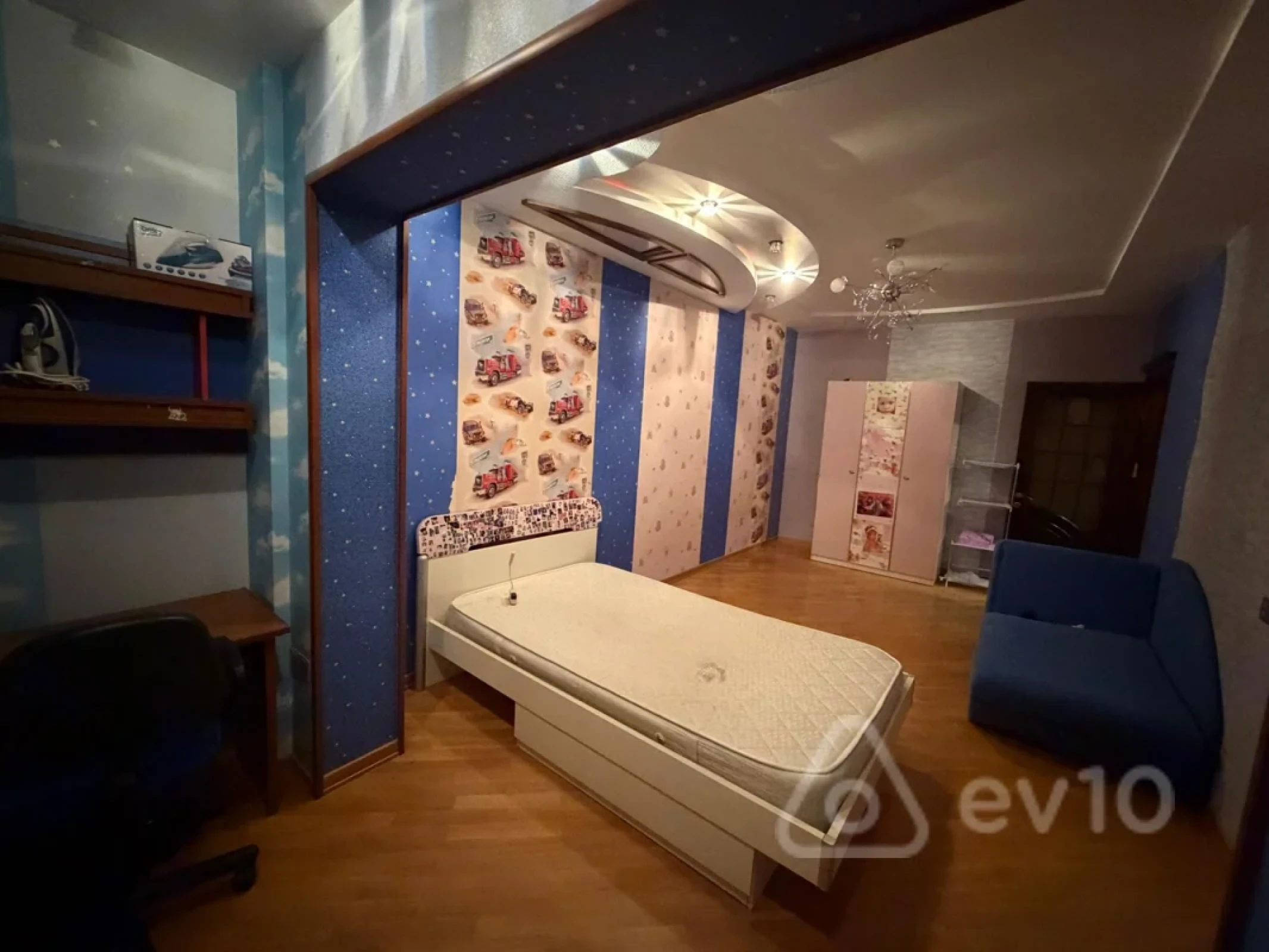 Kirayə verilir 4 otaqlı köhnə tikili 110 m²