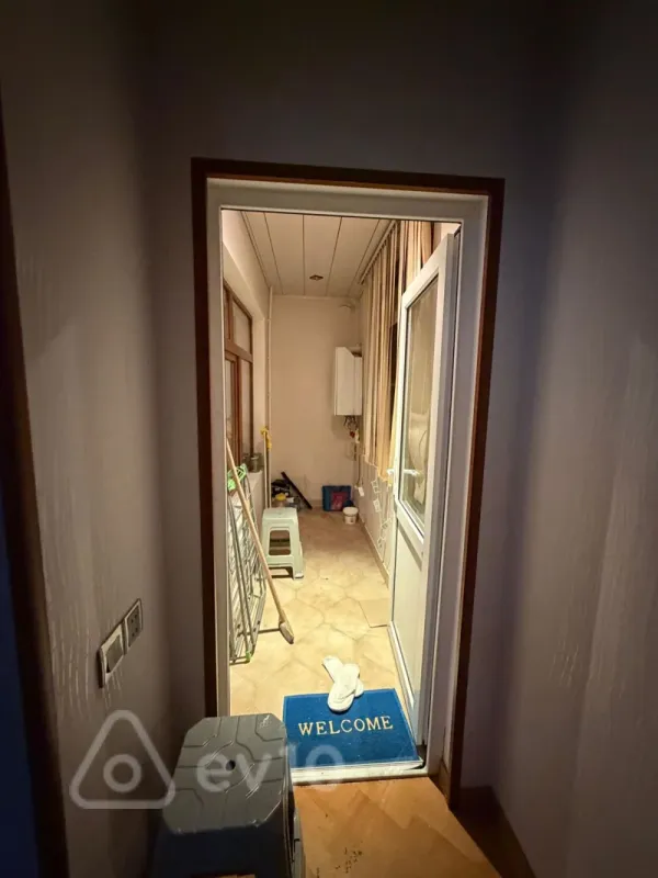 Kirayə verilir 4 otaqlı köhnə tikili 110 m²